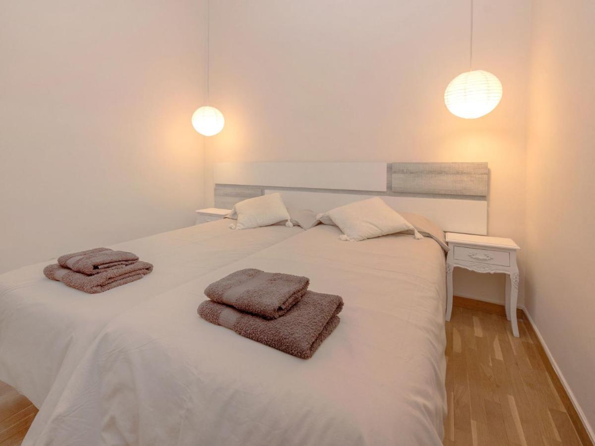 Apartment Eixample Esquerre Arago Rocafort By Interhome Barcelona Bagian luar foto