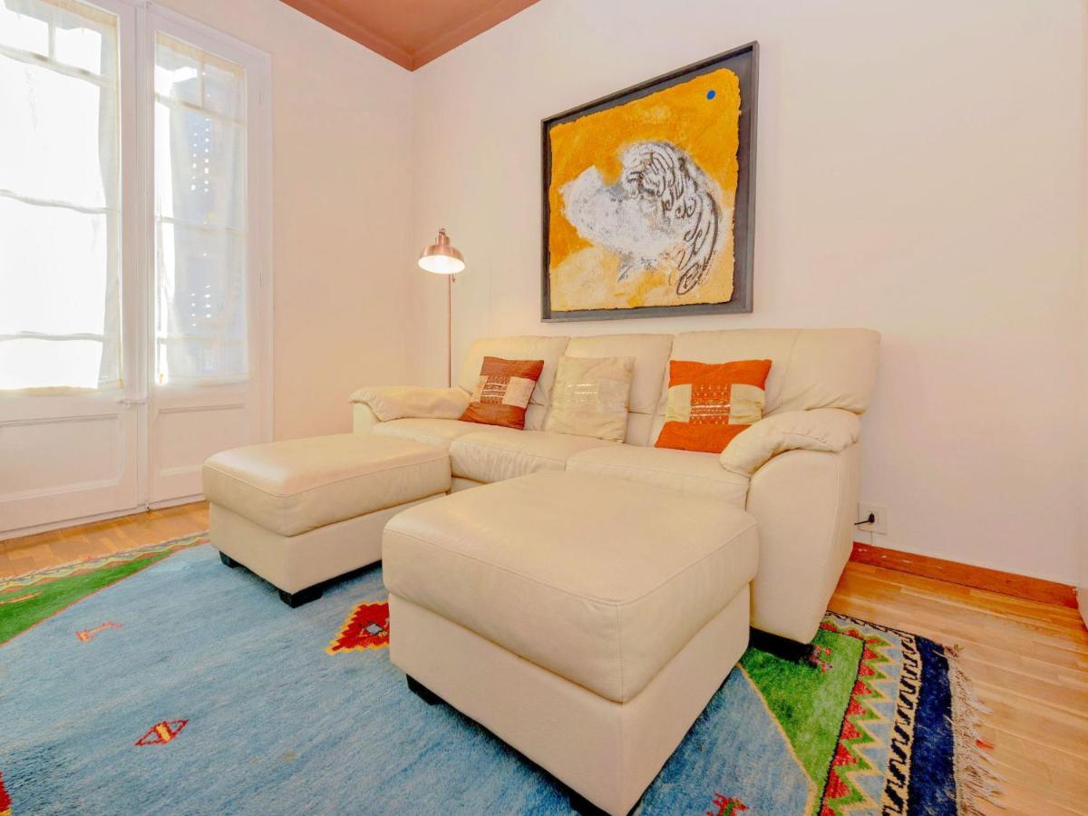 Apartment Eixample Esquerre Arago Rocafort By Interhome Barcelona Bagian luar foto